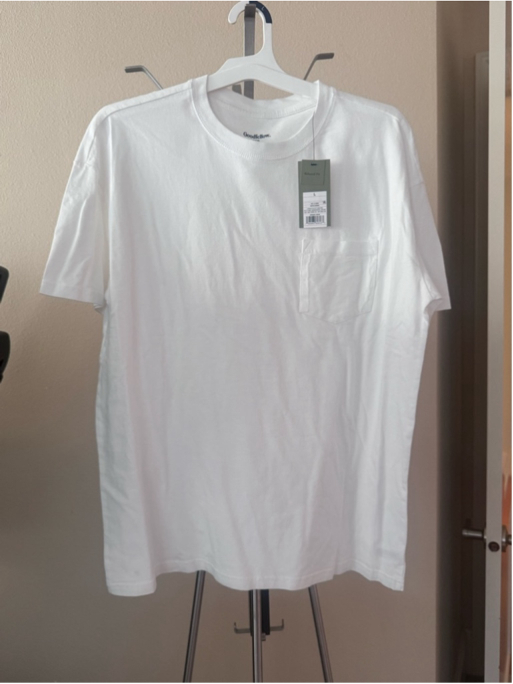 Men's Goodfellow & Co White Short Sleeve Tee L